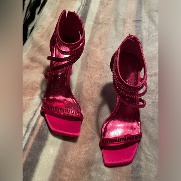 Pink bling heels 👠 - Picture 1 of 5